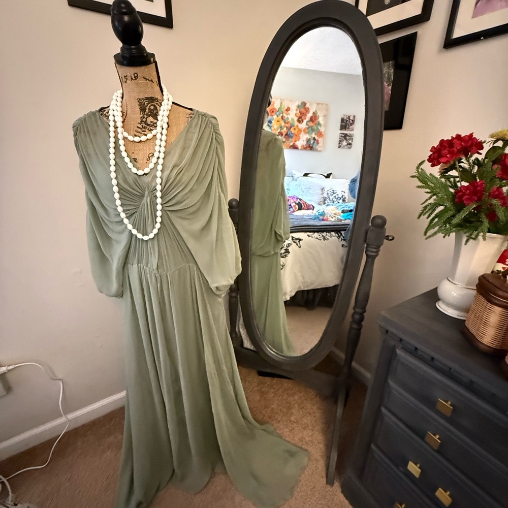 Zara sage Green Maxi Dressed